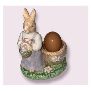 Avon Vintage Easter Mrs Rabbit Egg Tea-Lite Candle Holder Springtime Collection